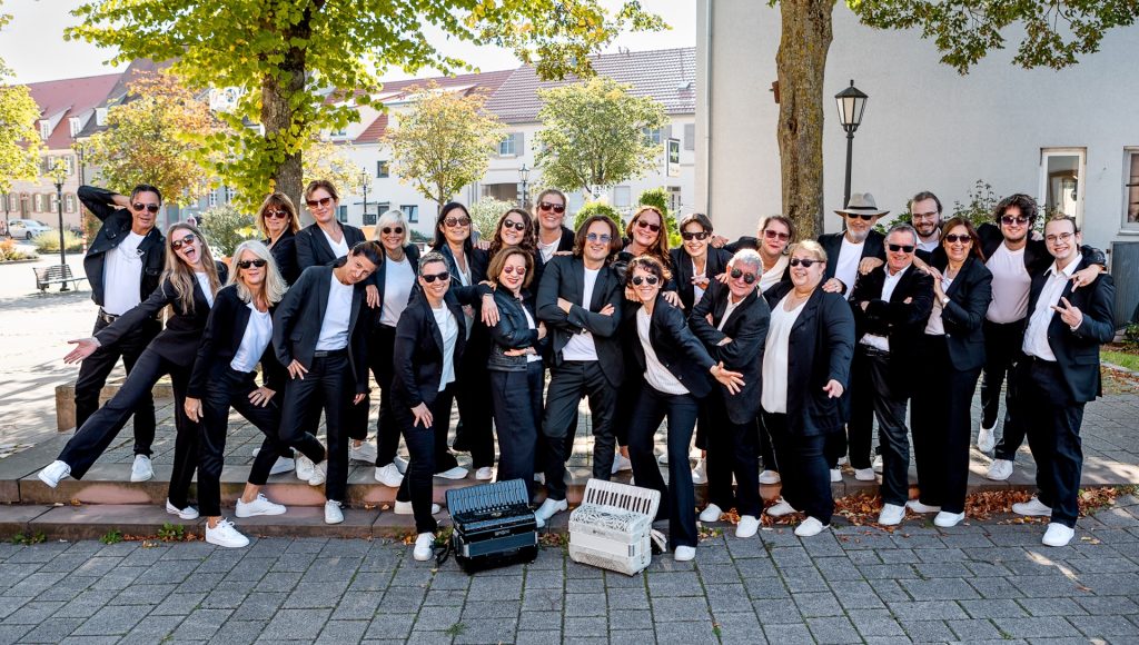 Ganzes Orchester lustig